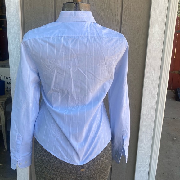 The perfect faconnable preppy button down! - Picture 3 of 7